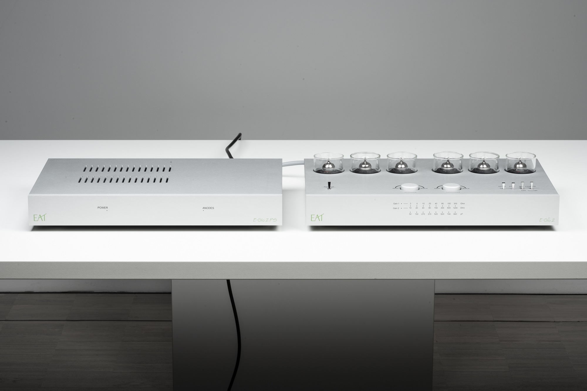 Front European Audio Team -E-Glo 2 Silber