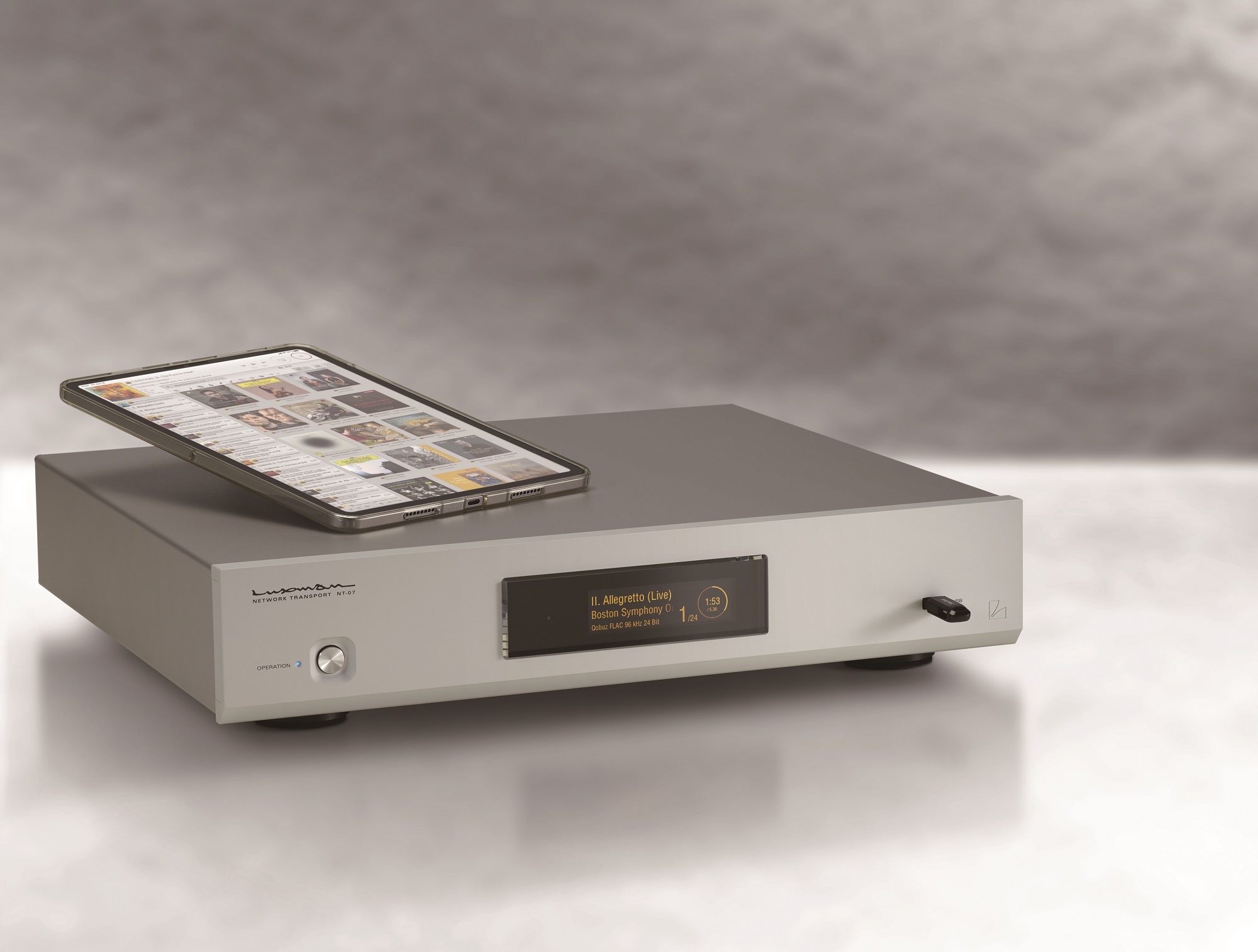 seitliche Front Luxman NT-07